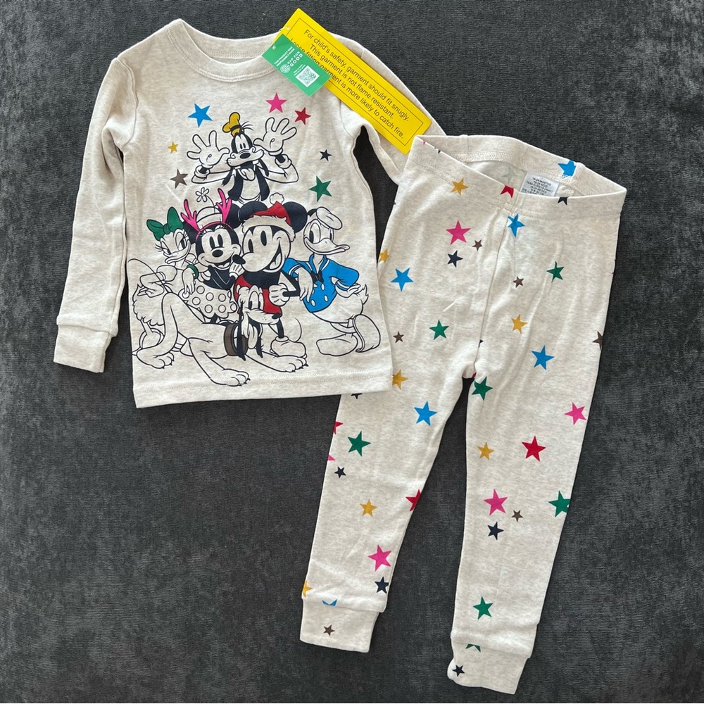 NWT Gap Disney Mickey and Friends Pajamas Size 18-24 Months